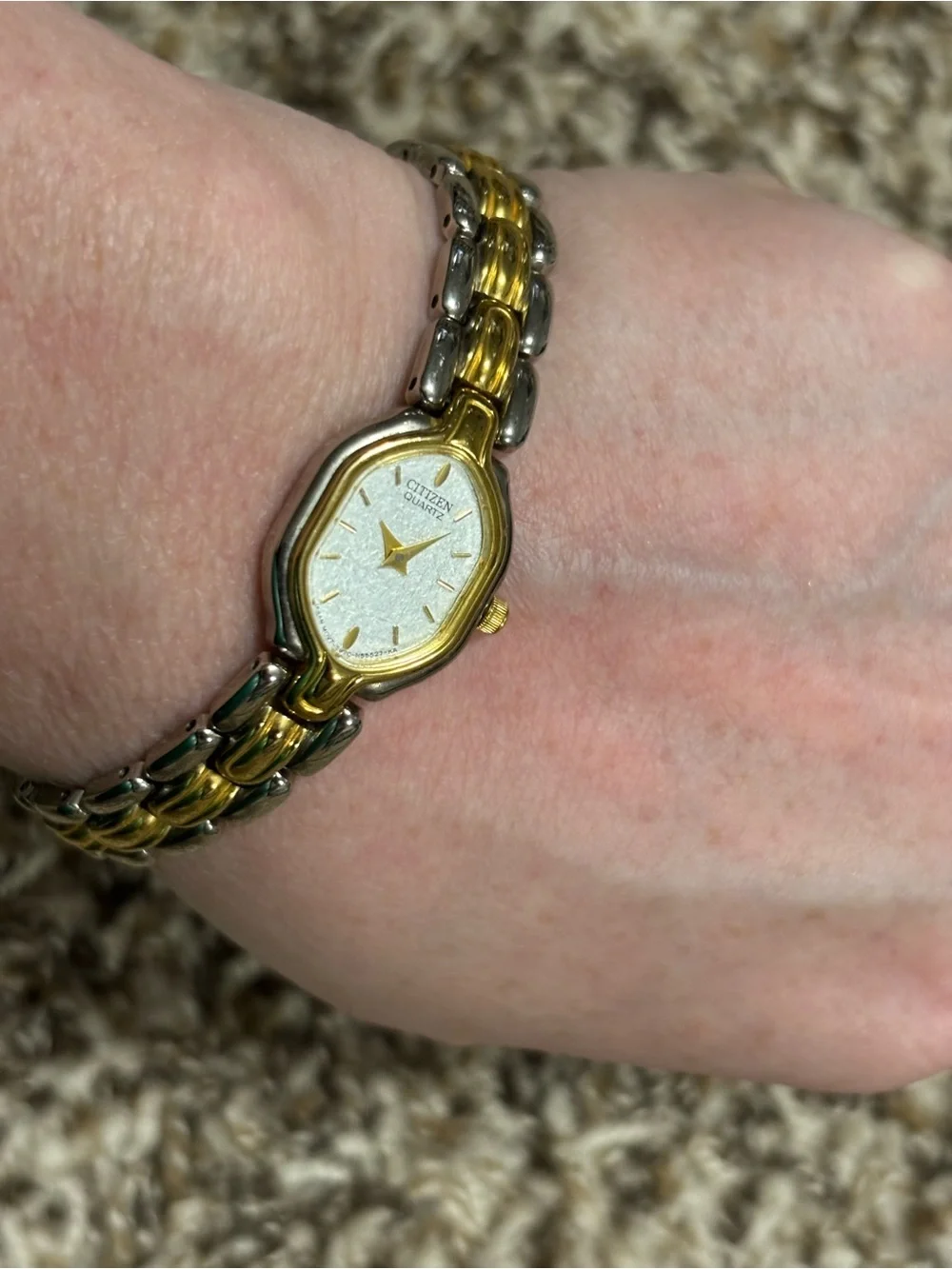Vintage Citizen Women's Quartz Analog Two-Tone Bracelet Watch Just Needs Battery